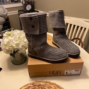 Ugg~Womens Classic Cardy Boot